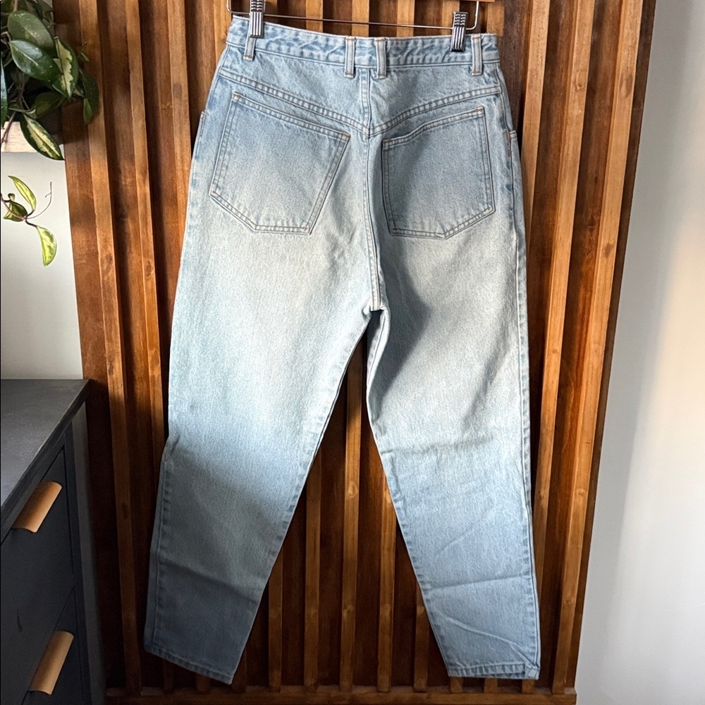Vintage Gap 100% Cotton Light wash Tapered Leg Ultra High Rise. Size 27 - Picture 3 of 9